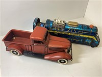 TIN TOY TRAIN AND PICK UP TRUCK MODEL
