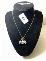 9CT GOLD PEARL NECKLACE AND MATCHING