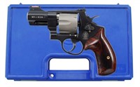 Smith & Wesson Model 325 PD Airlite Sc Revolver.