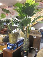 2-artifical plants in baskets