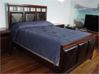 Like New! Queen Mahogany Bed w/ Leather Panels