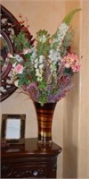 Brown Swirl Glass Vase w/ Flower Arrangement