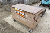 KNAACK JOB BOX ON CASTERS 2' X 4'