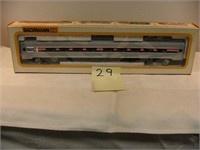 Online Auction - HO Trains and Buildings