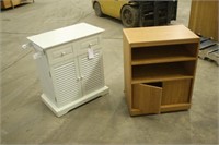 WHITE CABINET WITH LOUVERED DOORS 16"X27"X31" AND