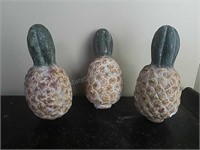 Terracotta Pineapples (3 - 1 wont stand)