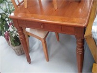 Wood dining table with 2 leafs
