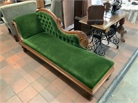 VICTORIAN CEDAR GREEN UPHOLSTERED CHAISE LOUNGE
