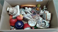 Box assorted bird figurines, jewelry cups