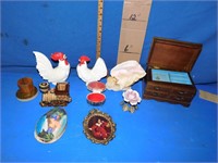 Pr of rooster ornaments & misc ornaments