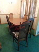 Dining table 5 chairs (1 needs repair) 3 leaves