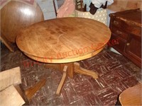 Antique oak kitchen dining table w/ 2 leaves