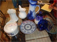 Salt crock w/ lid, blue & white pottery +