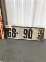Old license plate, IA 22
