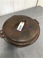 Griswold No. 10 Tite-Top Dutch Oven w/ lid