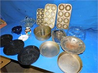 Qty of cake pans, baking dishes, etc