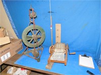 Vintage spining wheel, wool cardder