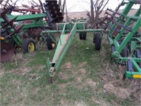 2 jd planter bars and boxes 4 row and Jd 6 row