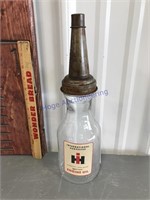 IH Engine Oil 1-quart bottle w/ spout and cap