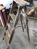 4-step stepladder, wood