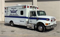 1999 International 4700 LP 4x2 Ambulance