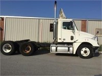 2002 Freightliner Columbia 120 Day Cab Semi Truck