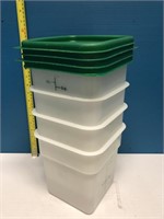 3.5 Quart Cambro Food Storage Containers With Lids