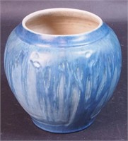 A Newcomb College 6" blue art pottery vase with