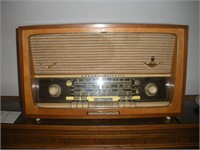 GRUNDIG-MAJESTIC 5077 Multi Sonic Radio-11 x 26