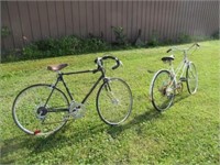 *ELLSWORTH* (2) John Deere Bicycles