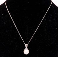 14k White Gold Necklace with pearl