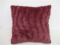 Guillaume Home Luxe Cushion 22x22 - Magenta