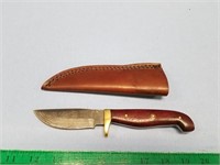 3.75" Damascus bladed hunting knife, redwood handl