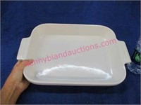 white cuisinart 12.5in rectangular baking pan