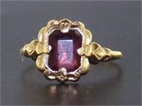 14kt Gold Antique Red Stone Ring