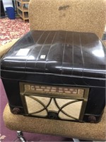 1930s Admiral tabletop radio and record player