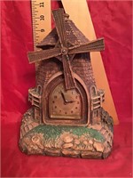 De lux windmill clock