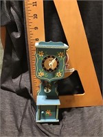 Mini grandmothers clock