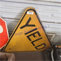 Yield sign, 32" wide