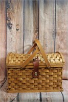 Nice Vintage Picnic Basket w/ Metal Plates Cups