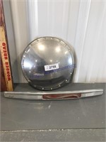 Studebaker Champion hubcap & car emblem