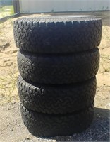 BF Goodrich all terrain tire LT265/75R16 with