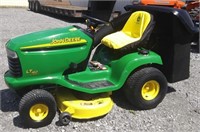John Deere LT 160 Automatic Lawn Mower with 42"