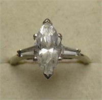 14K White Gold Ladies Ring with CZ. Size 5.
