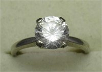 14K White Gold Ladies Ring with CZ. Size 6.5.