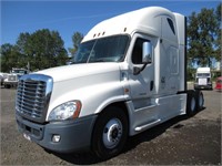 2013 Freightliner Cascadia T/A Sleeper Truck