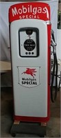Wayne 80 Mobilgas Special gas pump