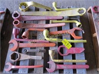 (18)  Hammer Wrenches - Various sizes