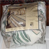 2 bags of like new bed spreads