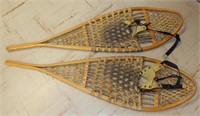 Pair of snow shoes, 14" x 48"